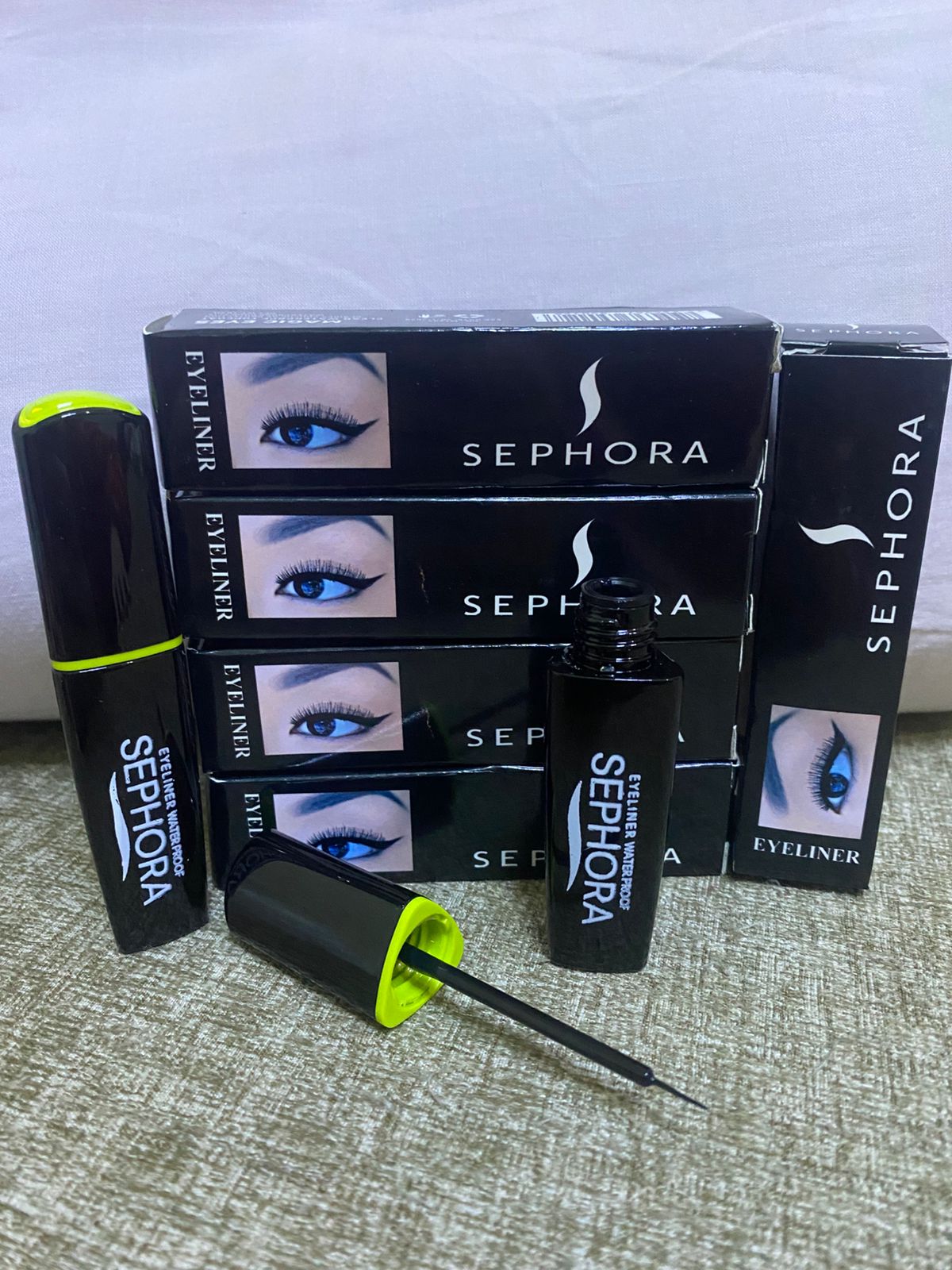 ايلاينر الوان سيفورا + استيكر هدية لرسم الايلاينر